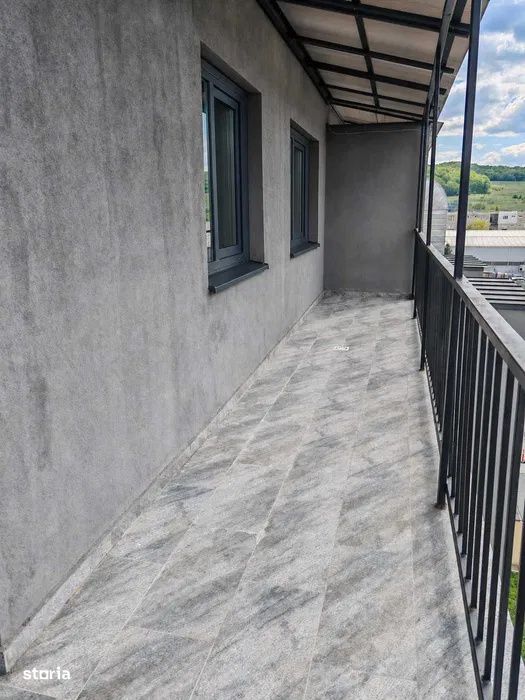 Apartament 3 camere,58 mp,balcon 12,7 mp, Calea Baciului