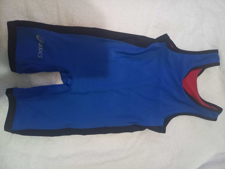 Борьба, трико + борцовки. Продается недорого одежда для борьбы .