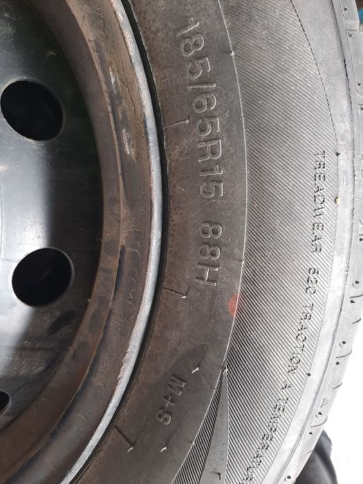 Cauciucuri 185/65r15 și jante 4x100