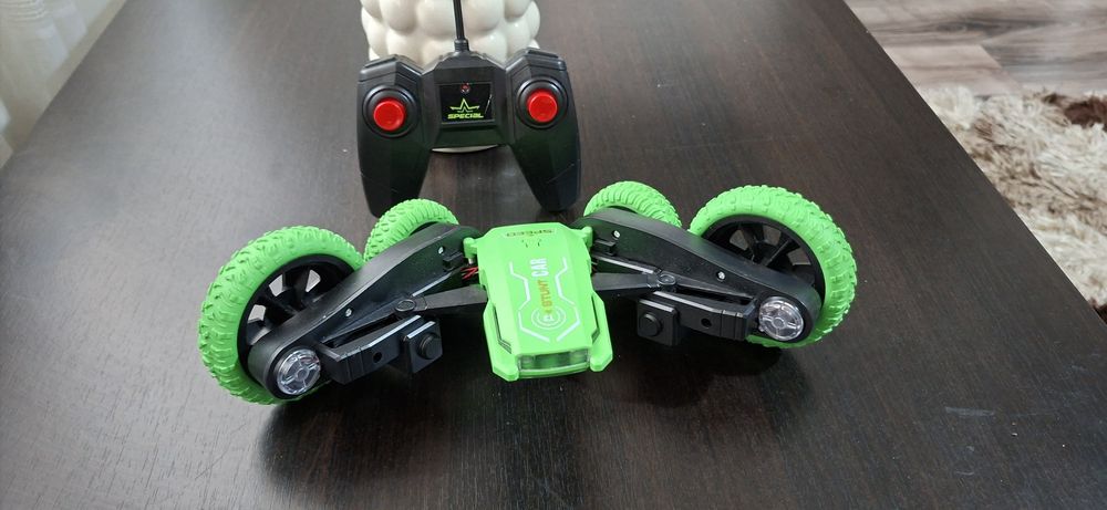 Mașinuță de curse cu telecomanda