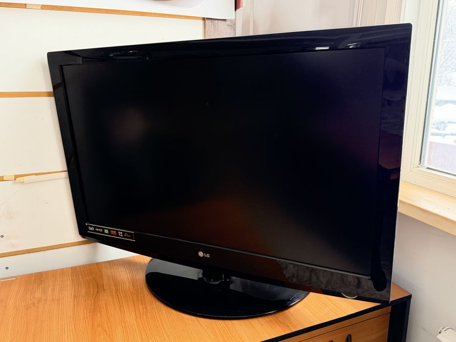 Телевизор старое LG (большое)