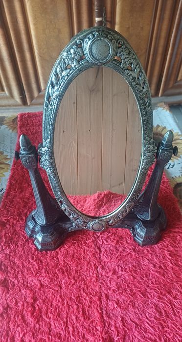 Superbă oglinda de masa