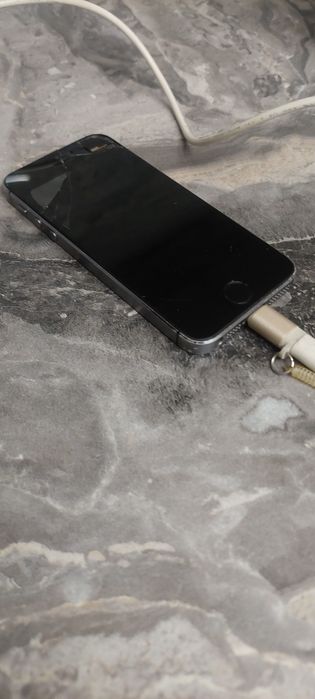 Vind Iphone 5S functional pentru Piese.
