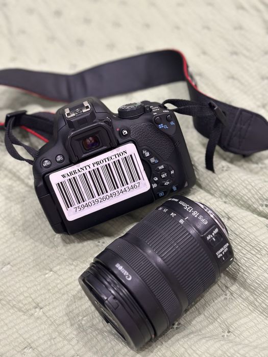 Фотоаппарат Canon 700D