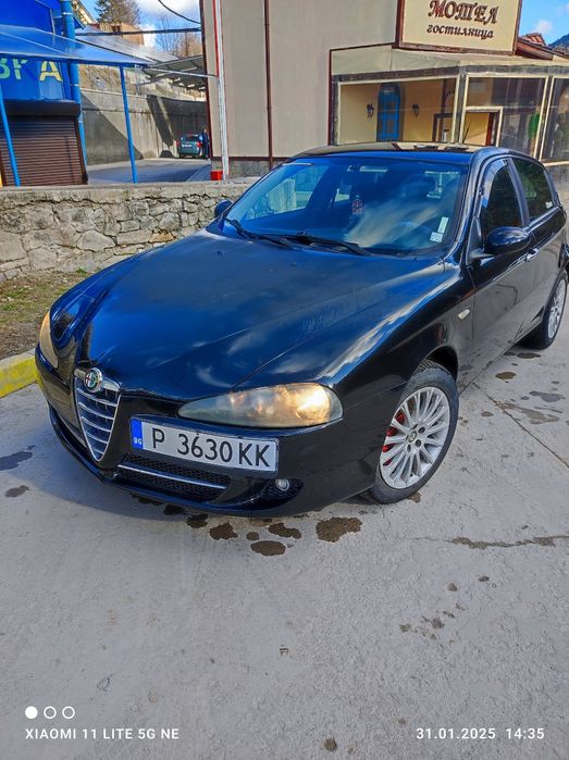 Продавам Alfa Romeo 147