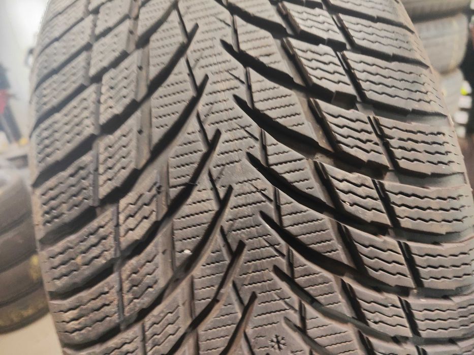 4бр. зимни гуми 255/35/19-225/40/19 Nokian спорт пакет