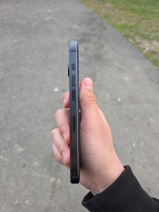 Продам iPhone 15 Pro