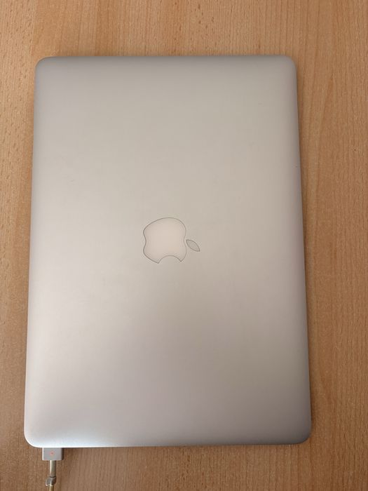 MacBook Air 13-inch (2017)