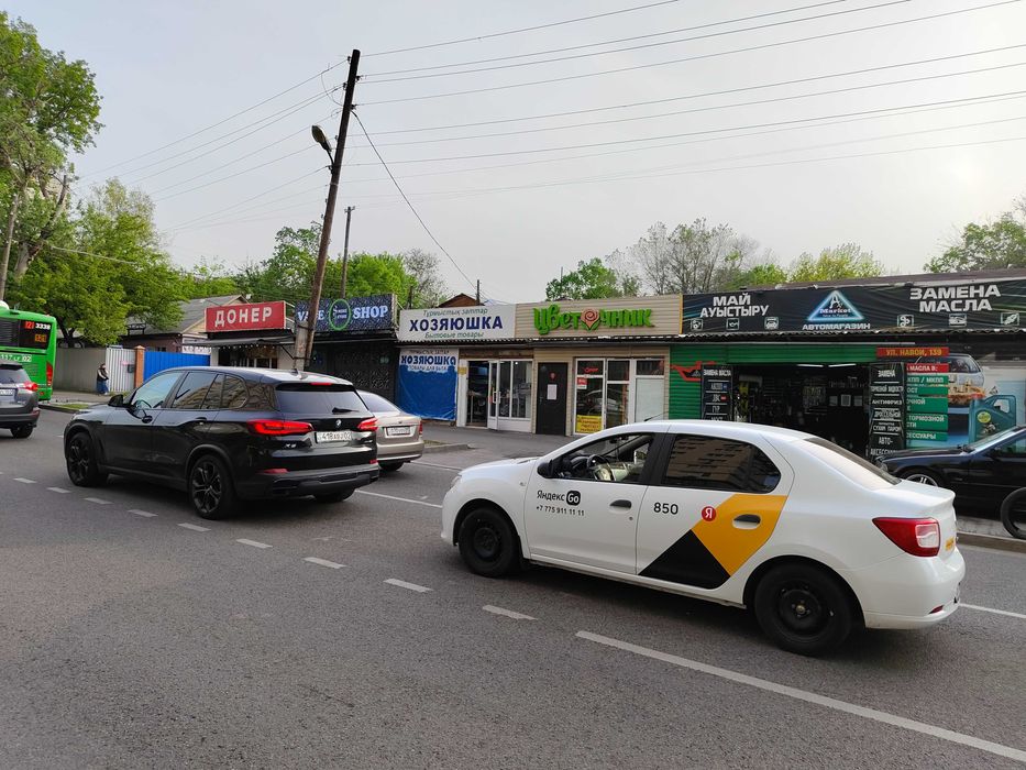Под Магазин, офис продаж сдается 130 квм.