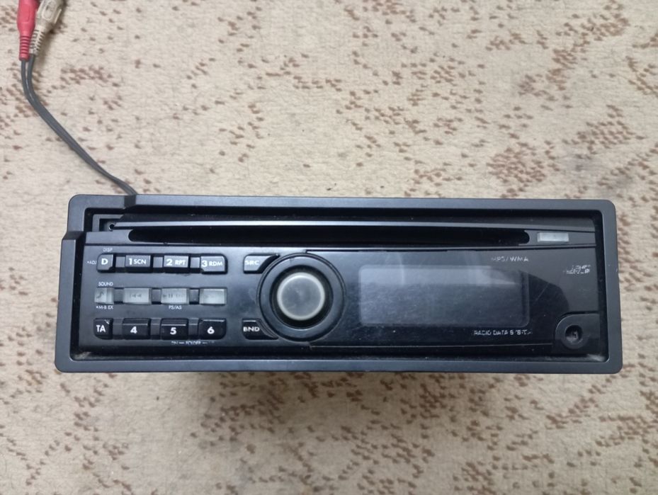 Магнитофон сотилади 250 000 Минг сум келишилади