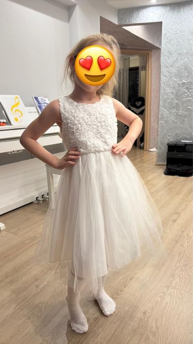 Платье нарядное для девочки, рост 116–122