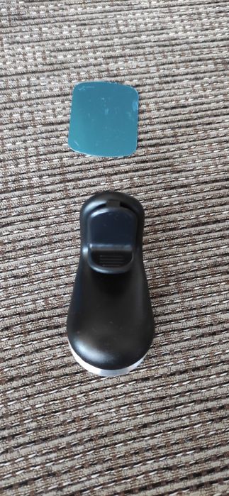 Магнитен държач за кола