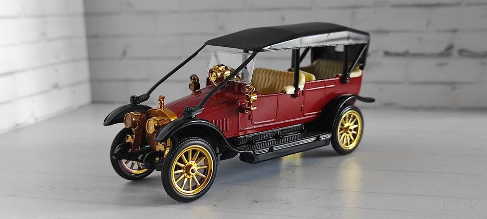 Продам советские модели автомашин в масштабе 1/43. Металлические.