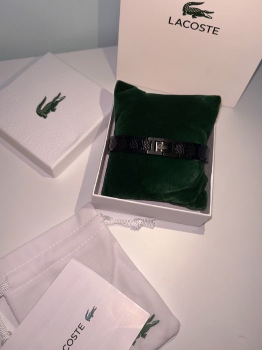 Мъжка гривна на Lacoste