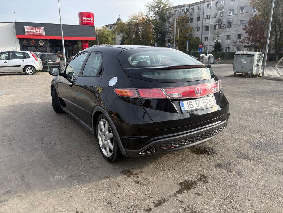 Honda Civic Honda Civic MK8 Hatchback 1.8 i-VTEC i-Shift – 2008  * An fabricație: