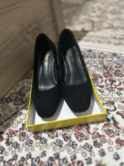 Продам туфли замшевый