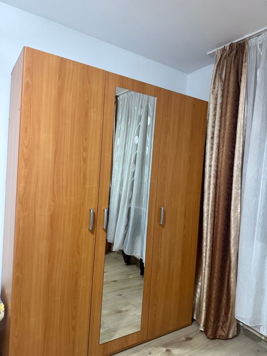 Mobilă dormitor la comandă – calitate premium, stare impecabilă