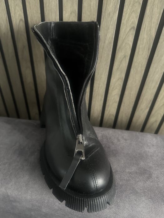 Продам демисезонные ботинки