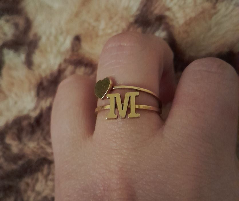 Пръстен с буква М и сърце