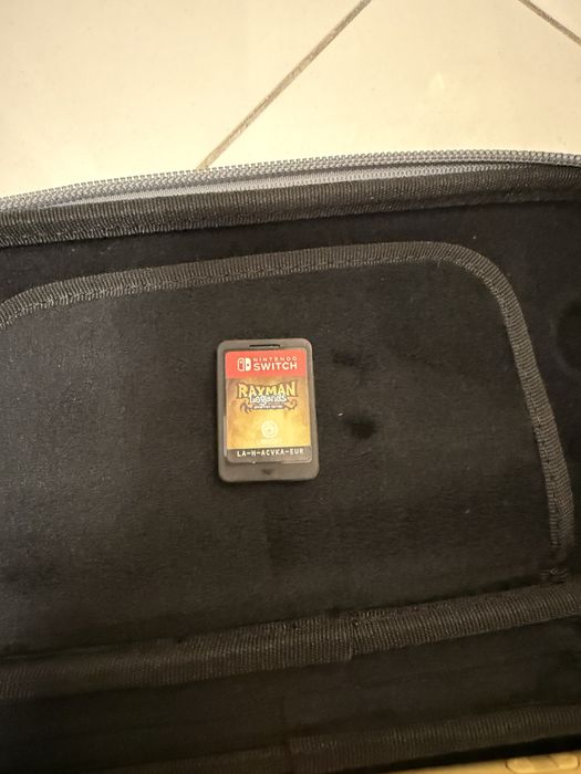 Nintendo Switch Lite Yellow + 1 Игра: Rayman Legends + Kалъфче