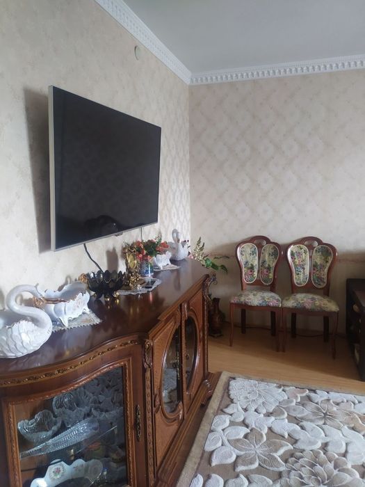 Продаётся 3х комнатная Ойбек