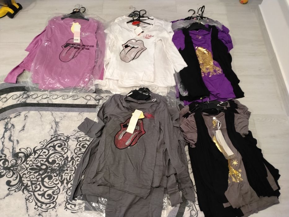 Lot haine copii 200 buc