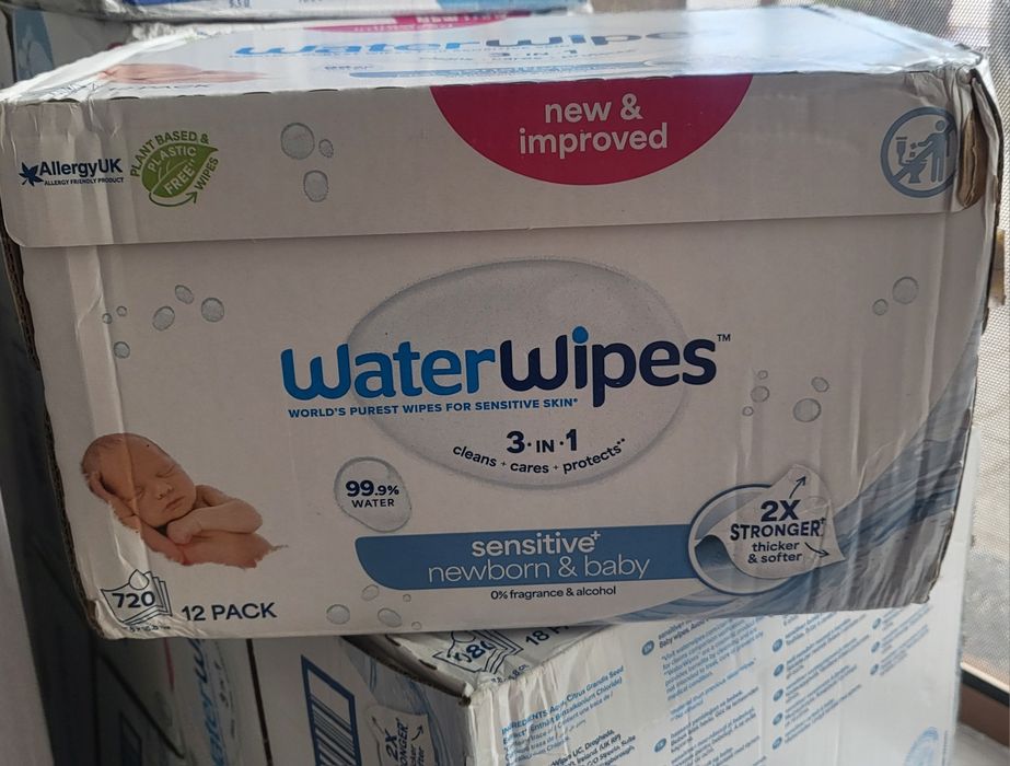 Кашон WaterWipes Sensitive 3в1 Бебешки мокри кърпички (12 пакета х 60 бр. / Общо 720 бр.)