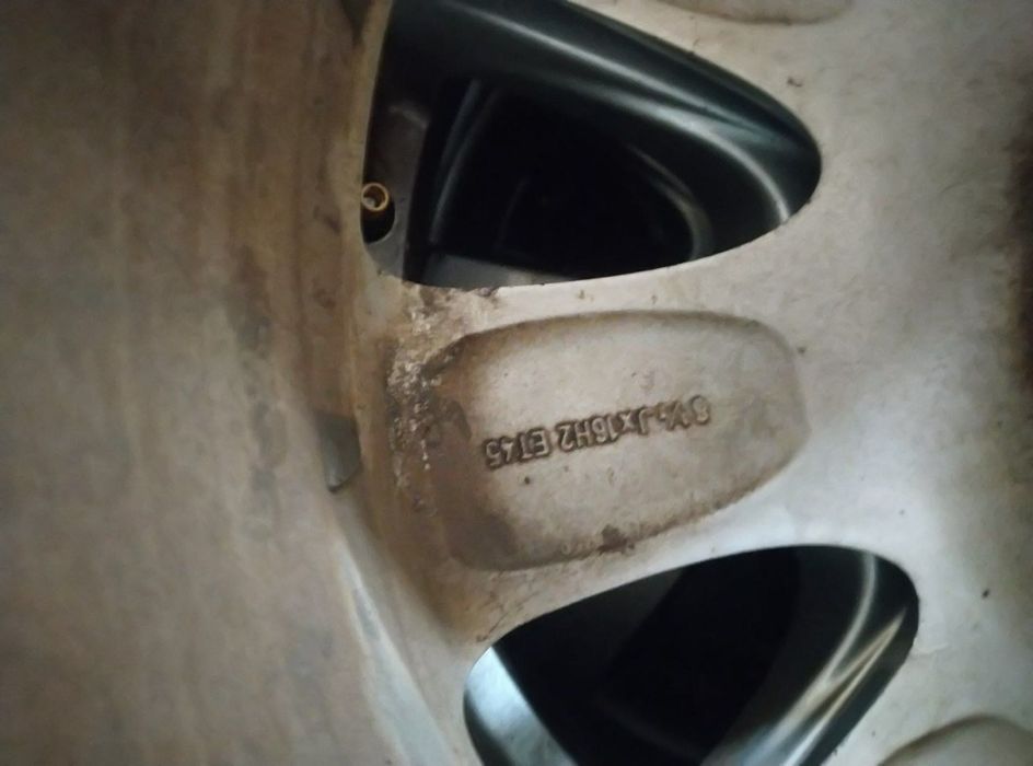 Продавам джанти за Тойота