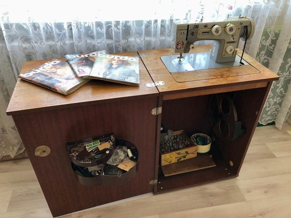 Продаётся промышленныйоверлог