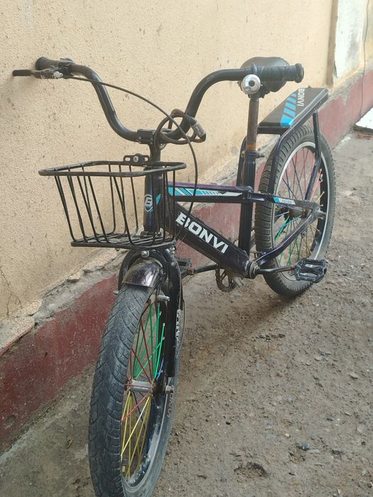 Vilasafet sotiladi   700.000