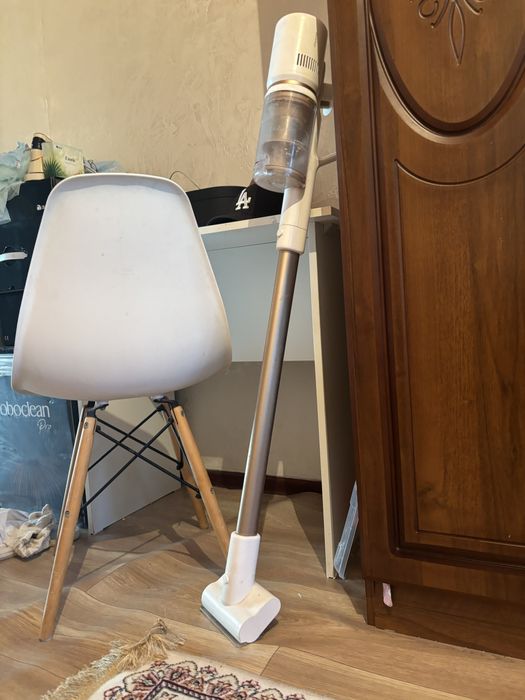 Продаю пылесос робот