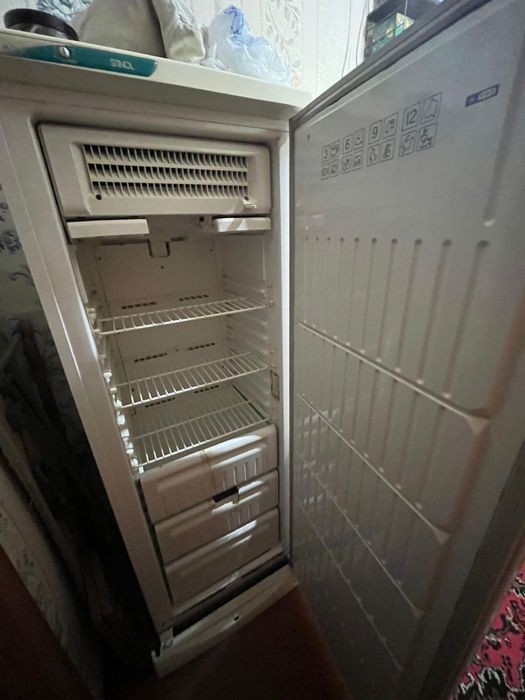 Продам морозильную камеру