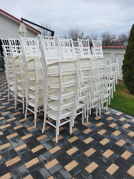 Scaune chiavari/Scaune albe/ Inchiriez Scaune