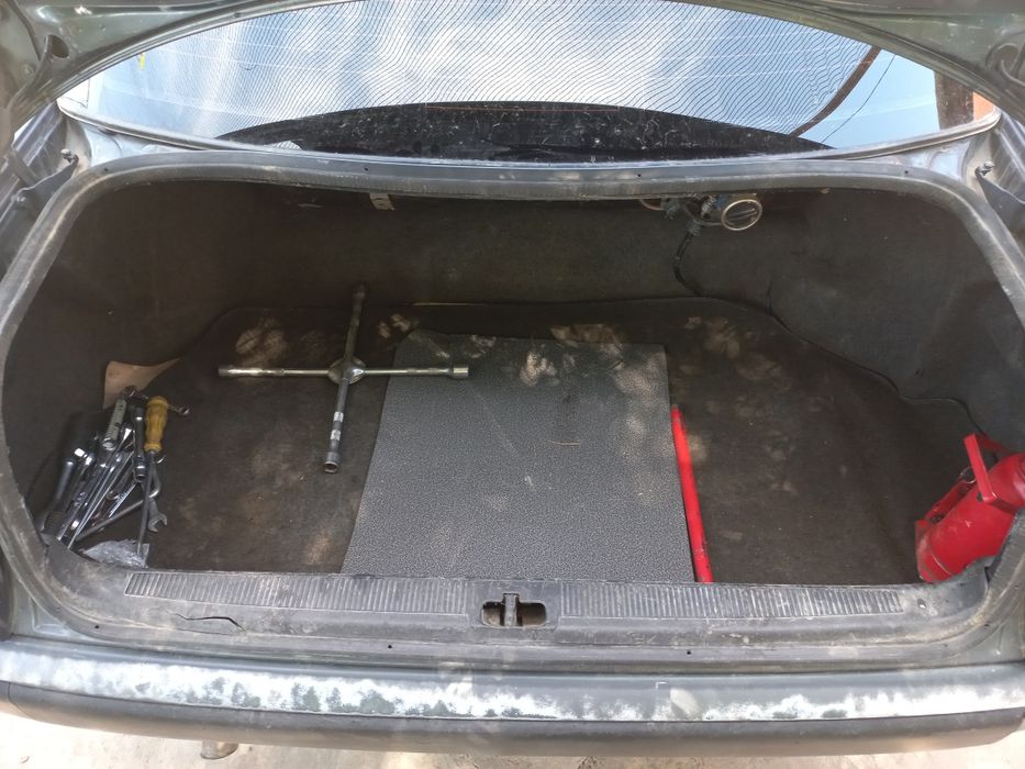 Продам Ауди 100.