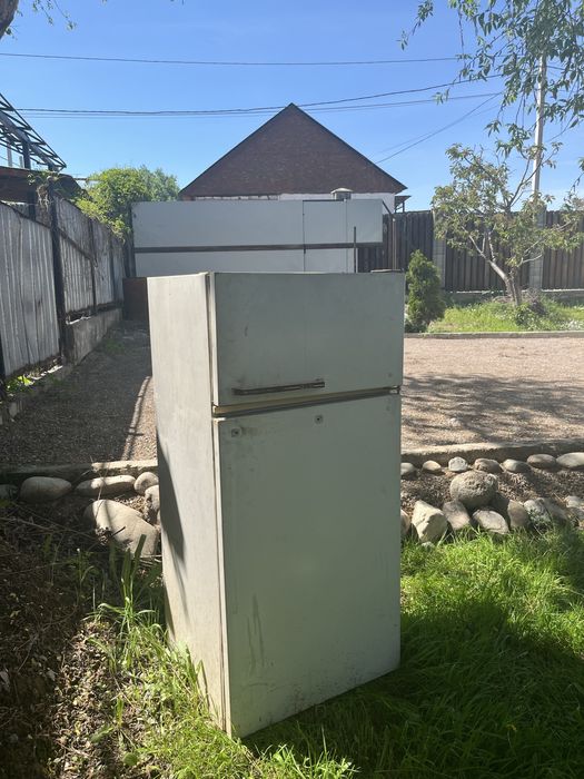 холодильник в рабочем состояние