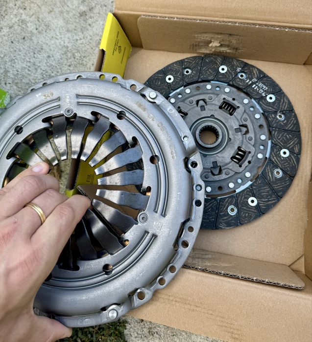 Kit ambreiaj Luk 622 3335 09 | ver.biposto