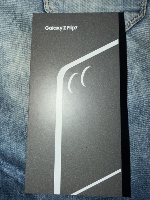 Vand Samsung Z Flip 7  nou,sigilat,garantie