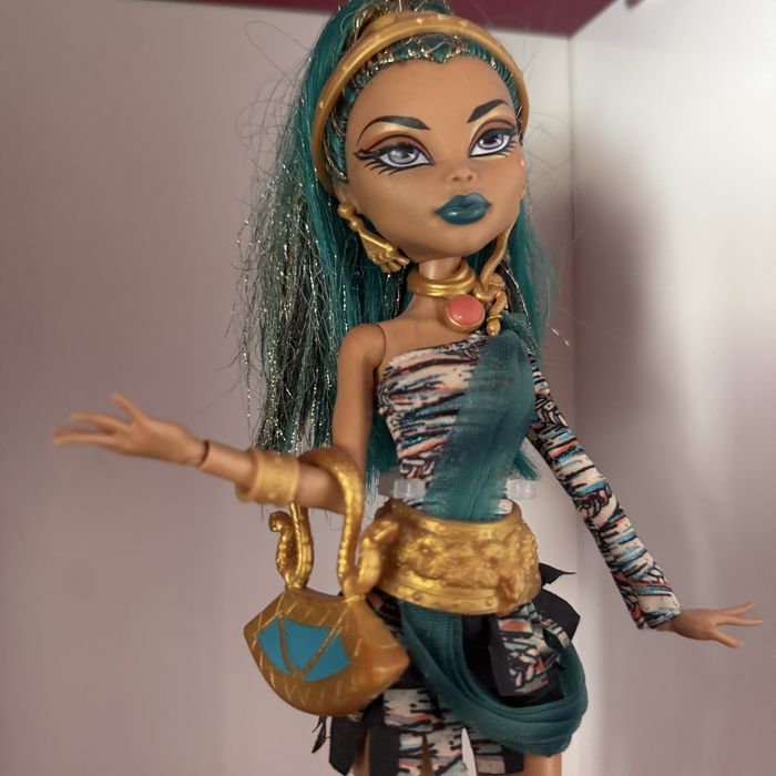 monster high кукла Нефера