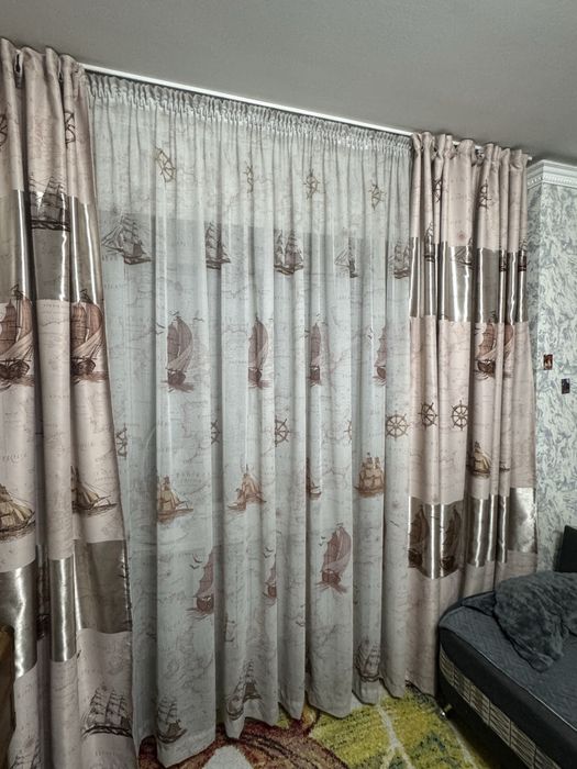 Продам шторы в детскую с корабликами