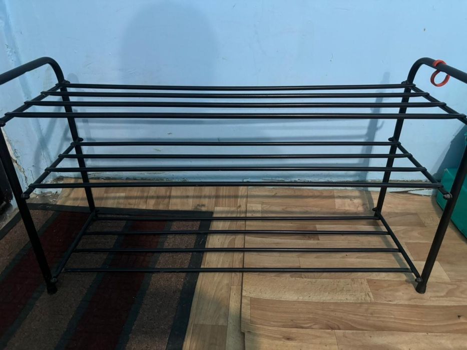 Обувница почти новая