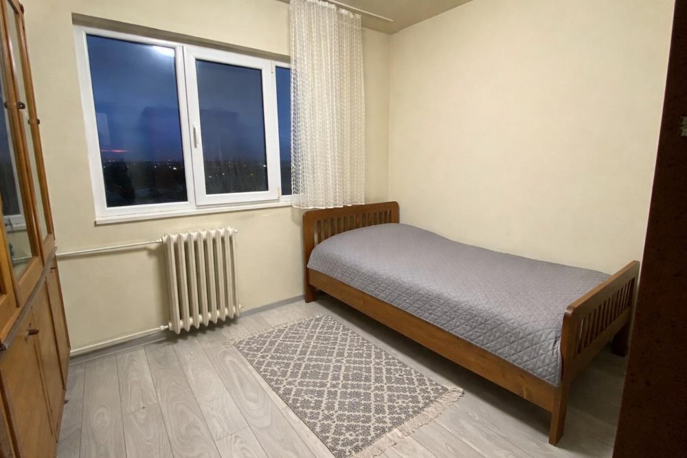 Vind apartament 3 camere
