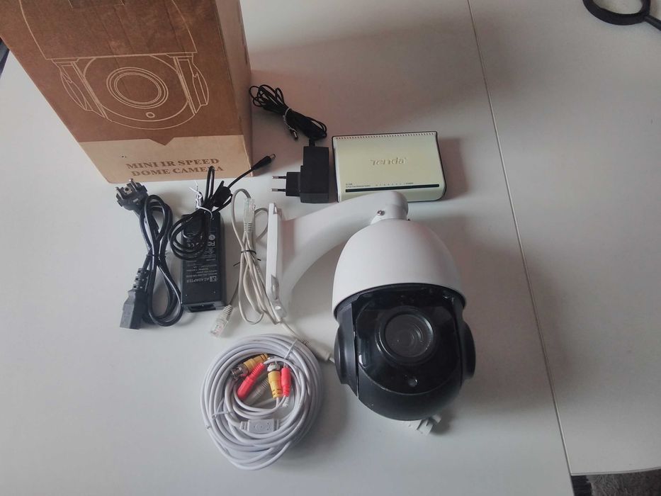 голяма 5MP PTZвъртяща се на360 градуса с мощен зум цветна нощна камера