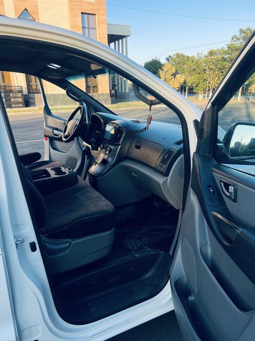 Hyundai Grant Starex 2018