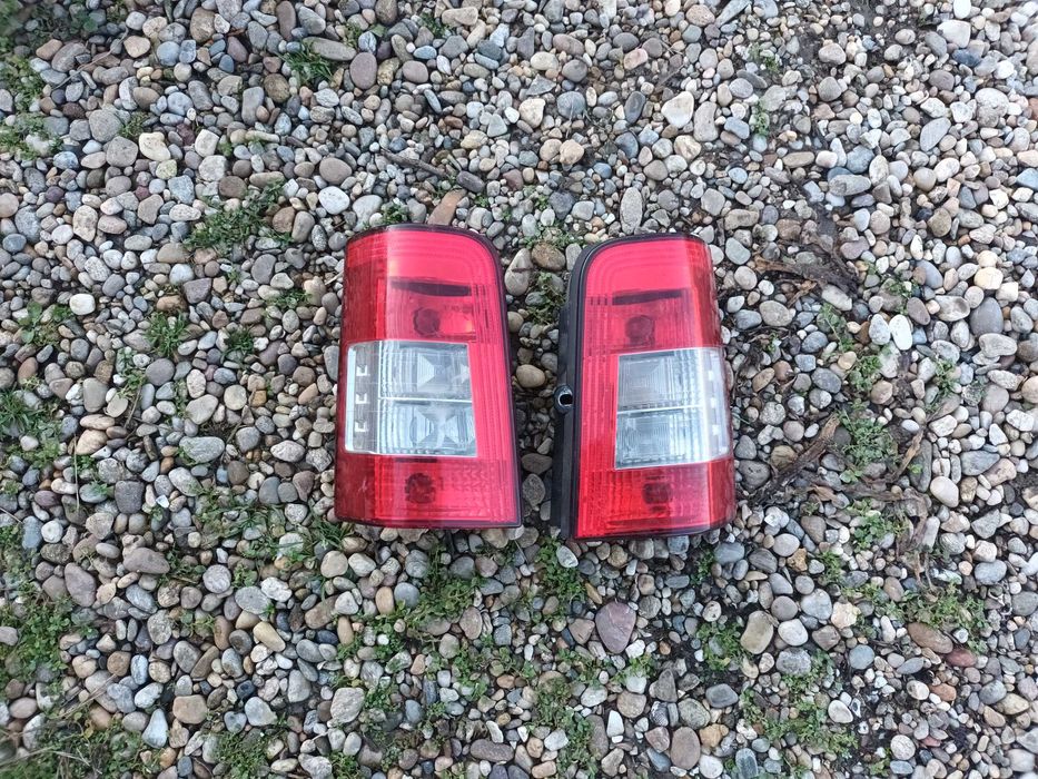 Ляв и десен стоп за ситроен берлинго пежо партнер CITROEN BERLINGO