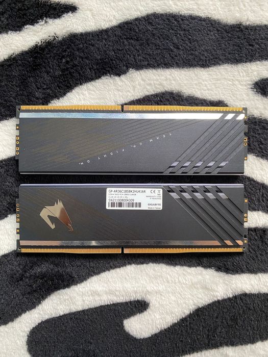 RAM Aorus RGB 16 GB DDR4 3600Mhz