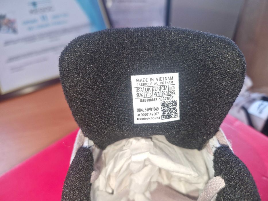 кроссовки Reebok 40-41 размер