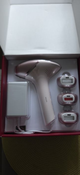 Lumea IPL Seria 9000 in stare perfectă