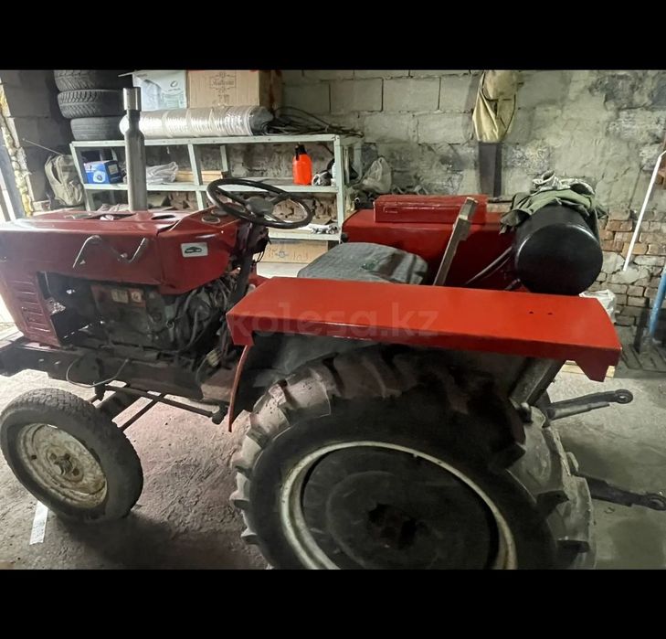 Продам трактор китаец