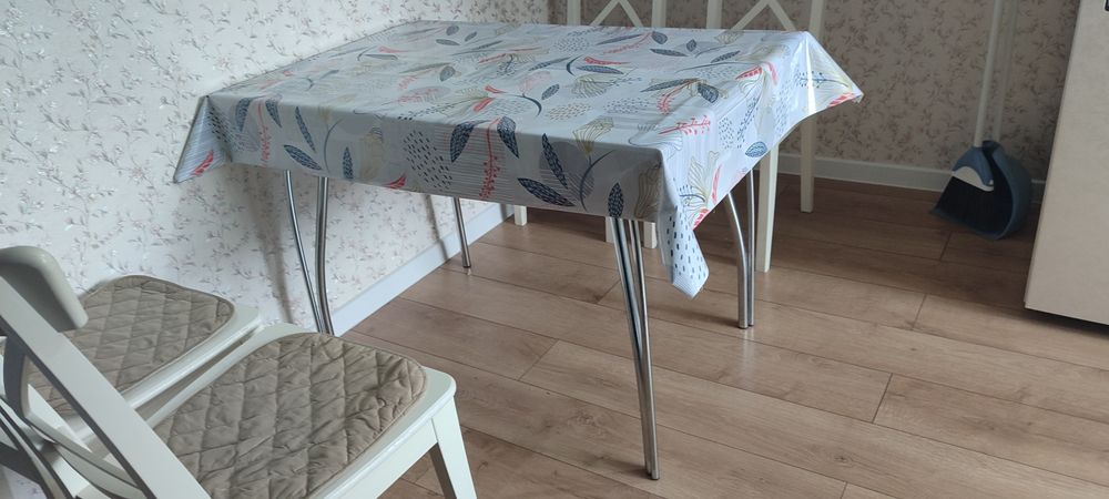 Продам кухонный стол срочно
