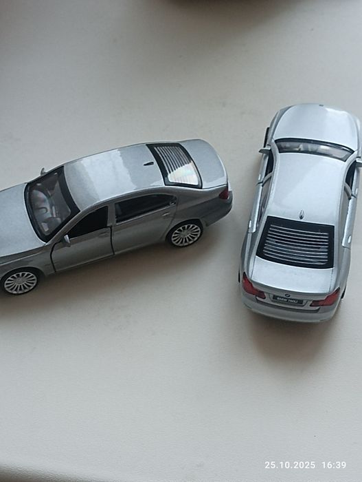 Машинка BMW 760 Li